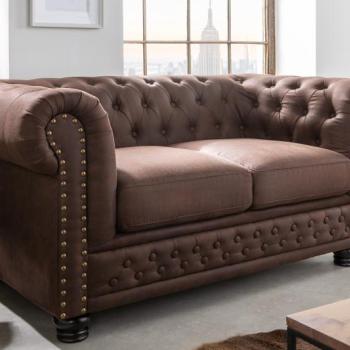 Estila Chesterfield jedinečná hnedá dvojsedačka Loungrre s vkusným prešívaním a poťahom z ekokože150cm obrázok