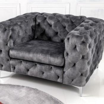 Estila Chesterfield kreslo Modern Barock v glamour štýle so sivým zamatovým čalúnením a striebornými nožičkami 120cm obrázok