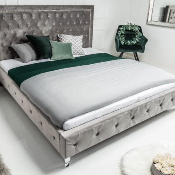 Estila Chesterfield luxusná manželská posteľ Caledonia striebornej farby 190cm obrázok