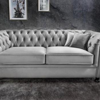 Estila Chesterfield štýlová trojsedačka Milenna so strieborným zamatovým čalúnením na čiernych nožičkách 190cm obrázok