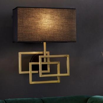 Estila Dizajnová nástenná lampa Metalia s geometrickou kovovou podstavou v zlatom prevedení a čiernym tienidlom 44cm obrázok