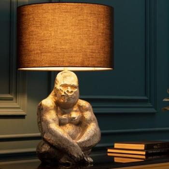 Estila Dizajnová stolná lampa Apell s podstavou z kovu v tvare gorily striebornej farby s čiernym okrúhlym tienidlom 60cm obrázok