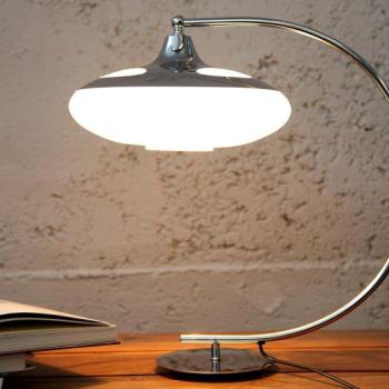 Estila Luxusná moderná dizajnová stolná lampa Luna logo obrázok