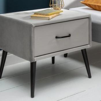 Estila Retro nočný stolík Ribble zo sivého zamatu s čiernymi kovovými nožičkami 45cm obrázok