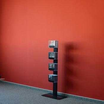 Radius design cologne Zakladač na CD 4 poličky RADIUS DESIGN (CD-BAUM black 2 STAND SMALL 737A) čierná obrázok