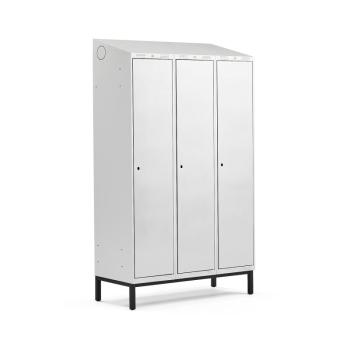Šatňová skrinka CLASSIC, na nožičkách, 3 sekcie, 2100x1200x550 mm, šedá obrázok
