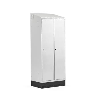 Šatňová skrinka CLASSIC, so soklom, 2 sekcie, 2050x800x550 mm, šedá obrázok